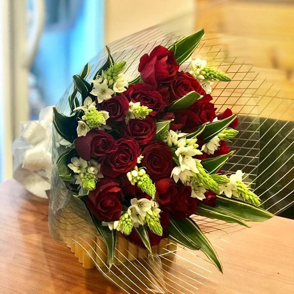 20 Red Roses Bunch, Lakwimana