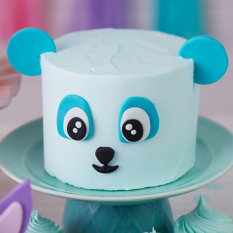 Baby blue and silver birthday cake 💙💎 : r/cakedecorating