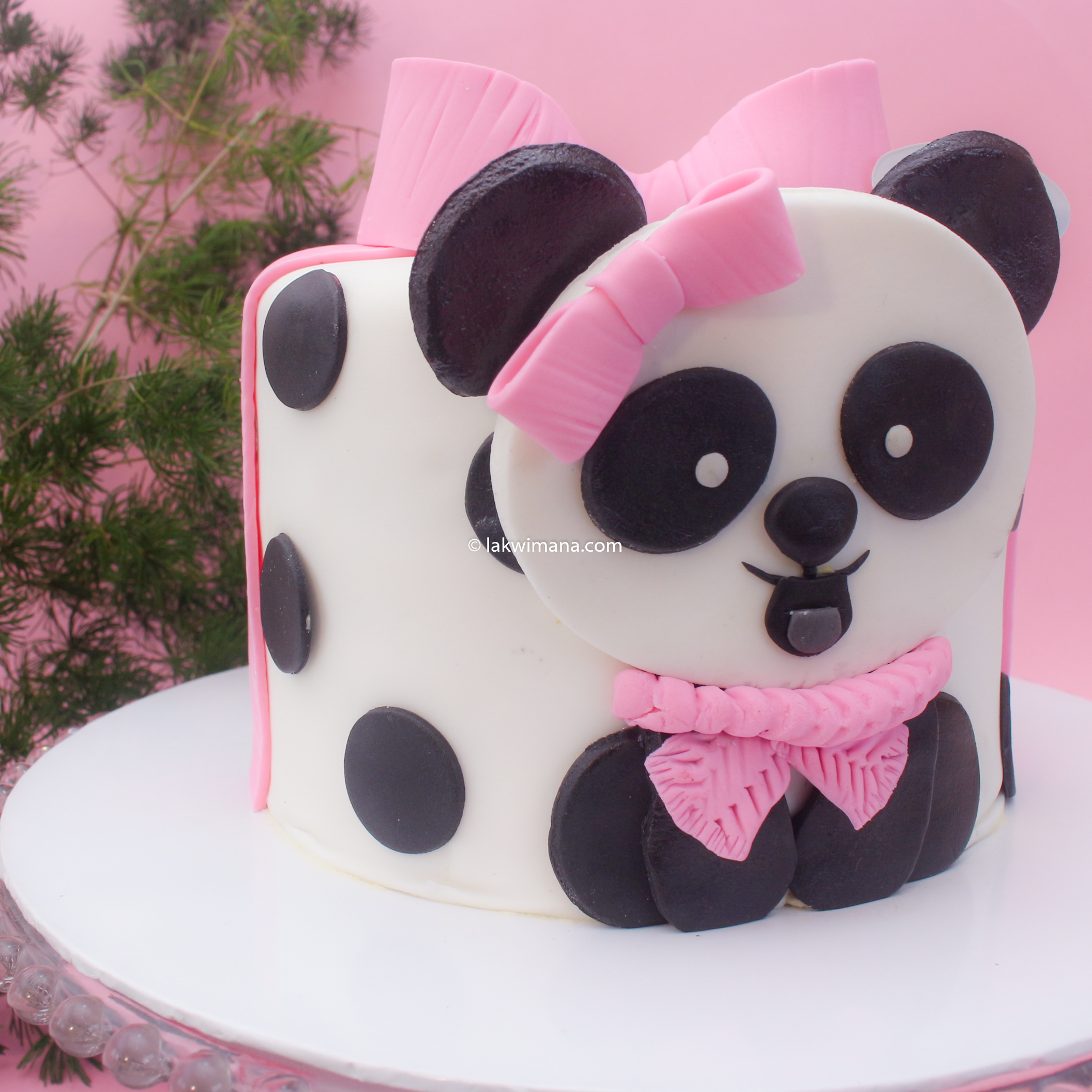 panda in love - Decorated Cake by Faten_salah - CakesDecor